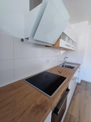 Moderne 3-Zimmer-Wohnung mit Balkon und EBK
