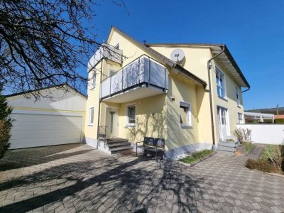 Großzügige Doppelhaushälfte mit Einliegerwohnung und Doppelgarage Nähe Südstadtpark