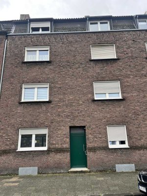 Frisch sanierte 1.-Zimmer Wohnung im Erdgeschoss