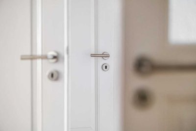 In Renovierung: modernes Bad und hochwertige Einbauküche