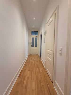 Kernsanierte 2ZKB Altbauwohnung mit Einbauküche