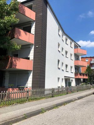 Helle, komplett renovierte 3 Zimmer Wohnung mit Balkon