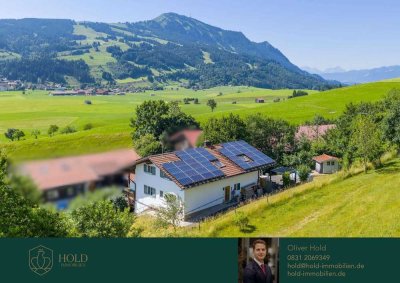 Alpenfeeling pur: Zweifamilienhaus mit Bergblick in Rettenberg