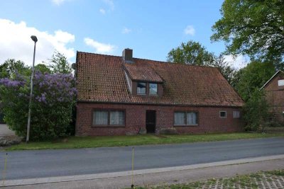 Bauernhaus mit Scheune u. Lagerhallen in 21745 Hemmoor-Westersode