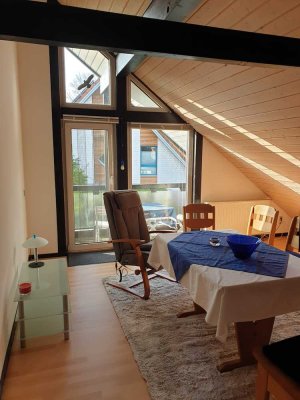 Räume im Obergeschoss mit Balkon im freistehenden Haus und Stellplatz in Hünxe