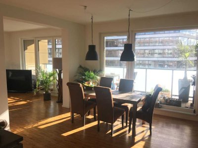 Helle, moderne City Maisonette Wohnung am Kanal