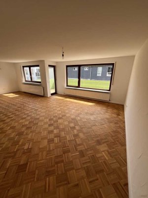Helle 3,5-Raum-Maisonette-Wohnung mit Balkon und Einbauküche in Bad Friedrichshall