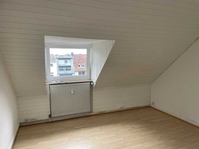 Stilvolle, modernisierte 2-Zimmer-Dachgeschosswohnungit geh. Innenausstattung in Köln Braunsfeld