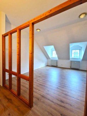 Gemütliche und lichtdurchflutete Dachgeschosswohnung mit 3 ZKB in bester Lage von Bad Hersfeld !