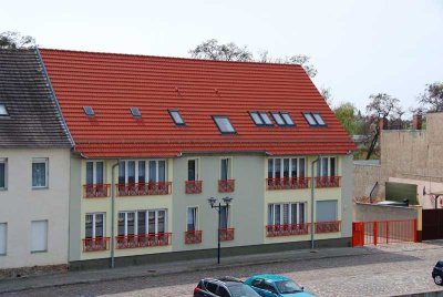 Sonnige 2-Raum-Wohnung mit Dusche und Balkon in Elblage zu vermieten!