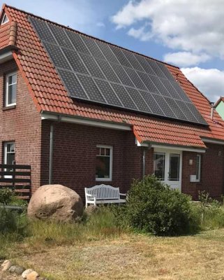 Schönes Haus mit großem Garten auf dem Land