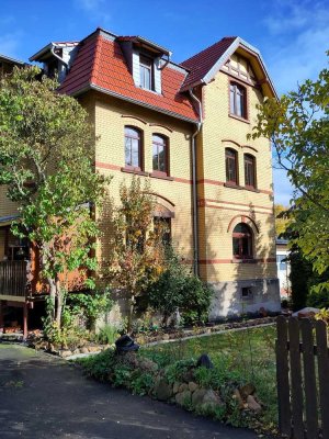 Einmaliges Ensemble aus historischer Villa und Nebengebäude