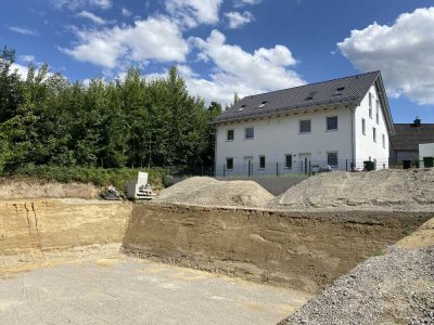 Geräumige Doppelhaushälfte mit Garage in Fahrenzhausen zu erwerben!