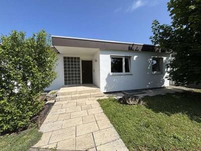 Bungalow mit großer Terrasse, Garten und Doppelgarage!