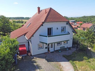 Ansprechendes Einfamilienhaus mit großem Garten, Pool und viel Platz für die Familie
