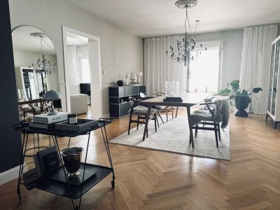 Bestlage Ffm Holzhausenstr. Altbau-Wohnung 5 Zimmer 2 Balkone TG-Stellpl.