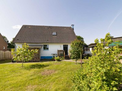 Komplett saniertes Einfamilienhaus mit wasserführendem Holzofen