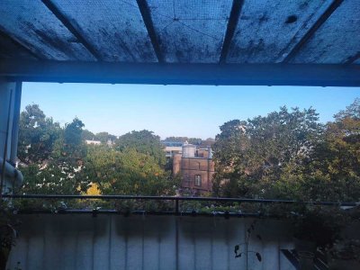 Südstadt-Appartment mit großer Loggia, DG, Gartenblick, Aufzug