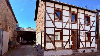 Fachwerkhaus mit Innenhof Scheune Stallung KEIN GARTEN
