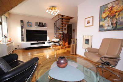 Nähe Innenstadt - gemütliche 3 Zi.-ETW mit Spitzbodenausbau - EBK - Carport - Westbalkon