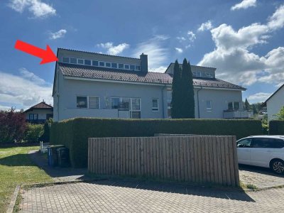 Schöne Dachgeschoßwohnung in guter Lage