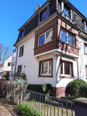 Viel Platz in Bad Godesberg: Saniertes 4-Zimmer-Apartment