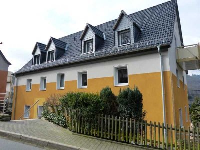 Modernisierte EG-Wohnung mit Balkon & Terrasse