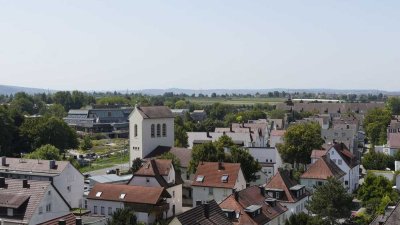 In urbaner Lage und mit vorzüglicher Aussicht und Fernblick wohnen I 2 Terrassen I sofort beziehbar