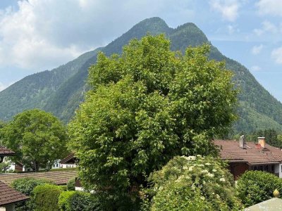 Stilvolle, gepflegte 2-Zimmer-Wohnung mit EBK in Bad Reichenhall