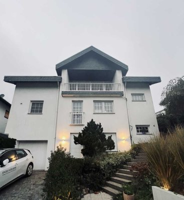 gemütliche Maisonette - Wohnung mit Balkon und eigenem Eingang