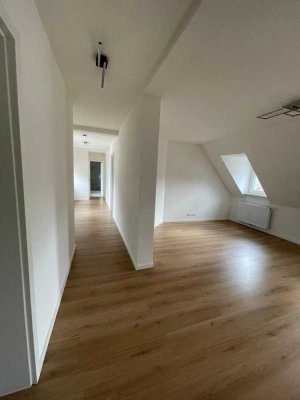 Top sanierte Dachgeschosswohnung