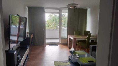Sackgassenlage  - Sonnen-Balkon + 1,5 Zimmer + Außenstellplatz - zum  01. November 2025