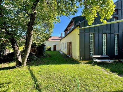 charmantes Altbau-Einfamilienhaus mit Entwicklungspotenzial in Grünruhelage