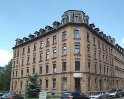 Wohn- u. Geschäftshaus/ Eckgrundstück mit 22 Einheiten zu verkaufen!