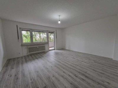 Helle 2-Zimmer-Wohnung mit großem Balkon auf dem Eschberg