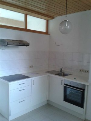 Helle 2,5-Zimmer-Wohnung mit Außenstellplatz in Linden.