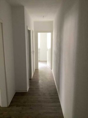Wohnen in Deininghausen. Schöne Erdgeschosswohnung mit bodengleicher Dusche