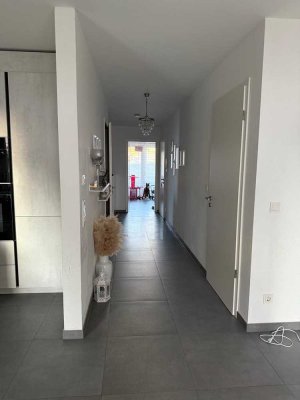 Stilvolle 3,5-Zimmer-Erdgeschosswohnung mit luxuriöser Innenausstattung in Hockenheim