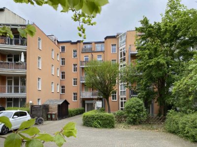 3,5-Zimmer-DG-Wohnung mit EBK, Kamin, 2 Bäder, Terrasse