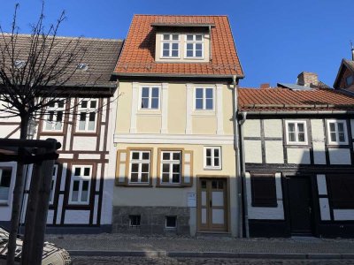 Hübsches, kleines Fachwerkhaus mit Innenhof, Dachterrasse, Balkon und Werkstatt