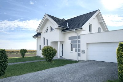Energieeffizientes Einfamilienhaus mit großem Garten, Seeblick &amp; perfekter Anbindung