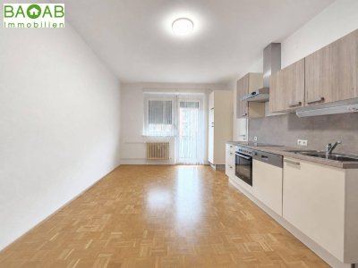 Erstbezug nach Sanierung | Helle 2-Zimmer-Eigentumswohnung mit Westbalkon &amp; Parkmöglichkeiten