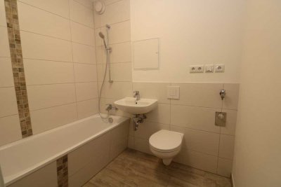 Kinderlachen willkommen...sanierte 4-Raum-Familienwohnung mit Balkon!!!