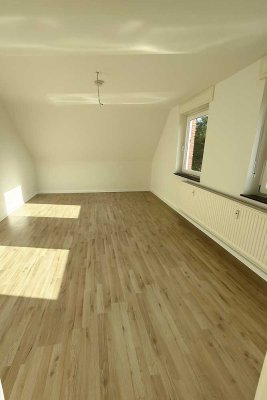 Erstbezug nach Sanierung – helle 4-Zimmer-Wohnung im 1. Obergeschoss