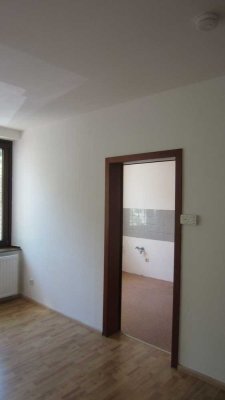 Schöne zwei Zimmer Wohnung (Altbau) in Krefeld, Stadtmitte süd