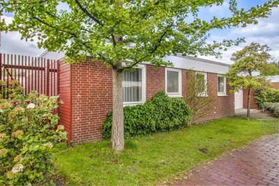 Bremen-Vahr: Gepflegter Flachdachbungalow mit Garage, Garten und durchdachtem Schnitt