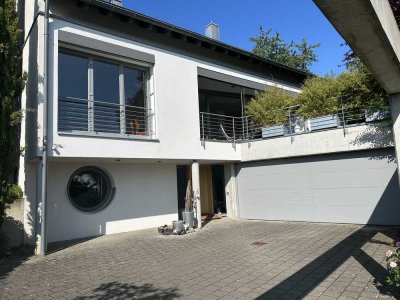 Zeitlos modernes Design - Einfamilienhaus in Weinberglage