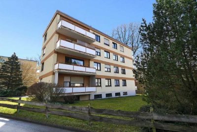 Ruhiges Zuhause mit Potenzial zur persönlichen Entfaltung: 3-Zimmer-Wohnung mit Balkon in Crei