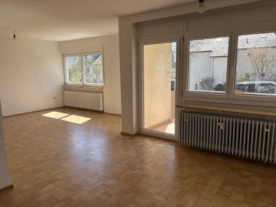 Seltene Gelegenheit - schöne & helle 4.5 Zimmer Wohnung mit Balkon und Terrasse