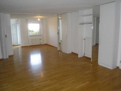 MODERN GESCHNITTENE, OFFENE 3-ZIMMER-WOHNUNG MIT SÜD-LOGGIA